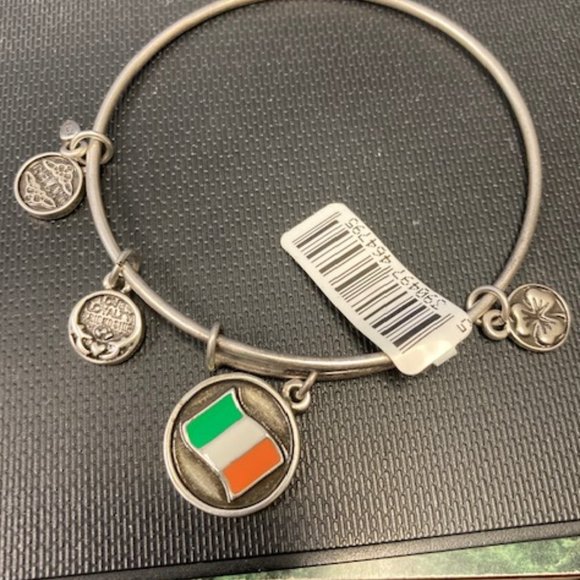 Solvar Irish Extended Flag Bracelet - Picture 1 of 1